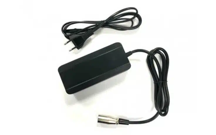 Acculader XLR 3-pins Neutrik 36 Volt / 2 Ah